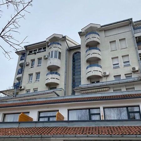 Super Seven Inn Belgrade Exterior photo
