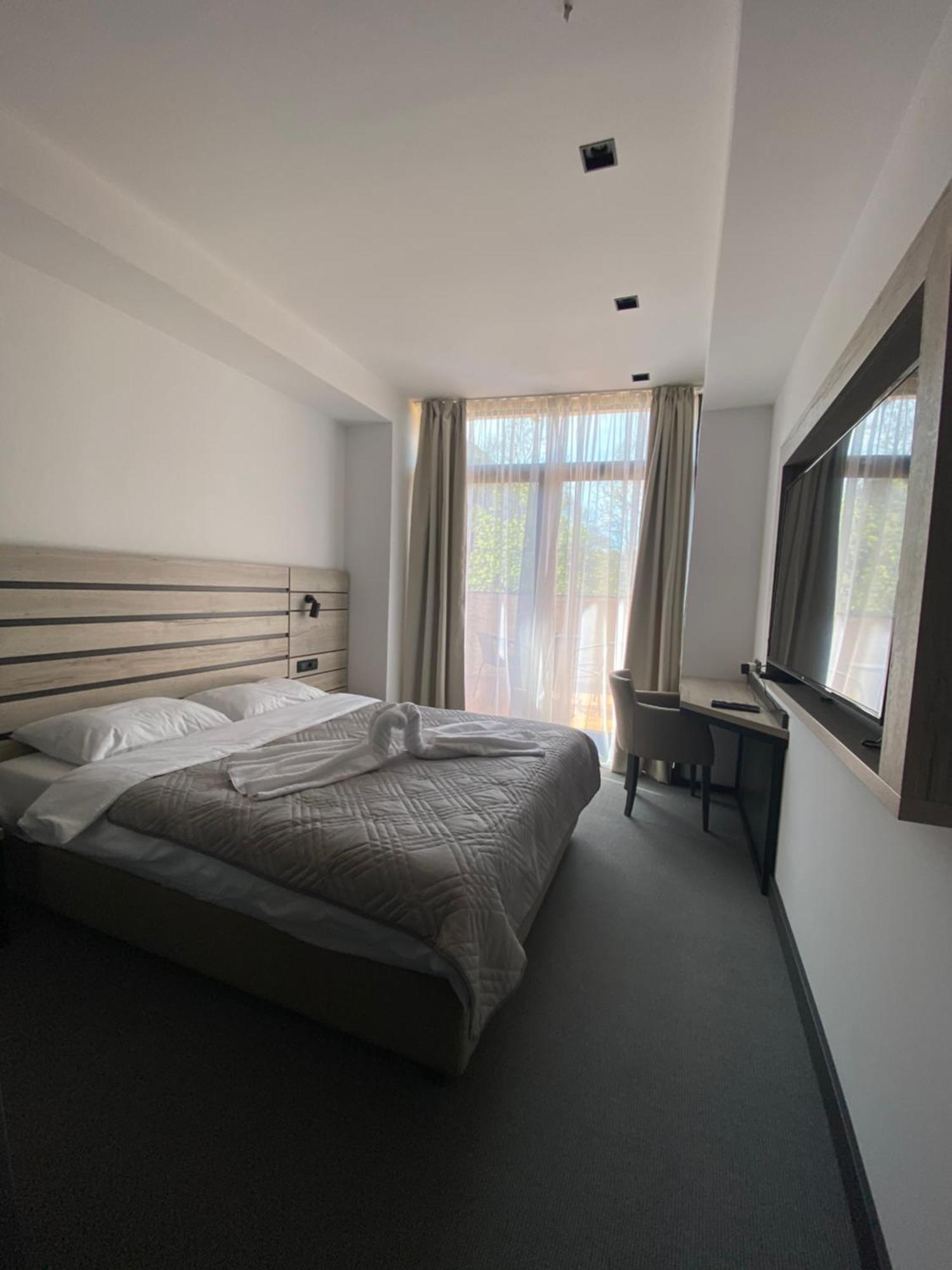 Super Seven Inn Belgrade Room photo